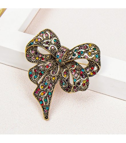 XSB241 - Retro Bow Saree Brooch